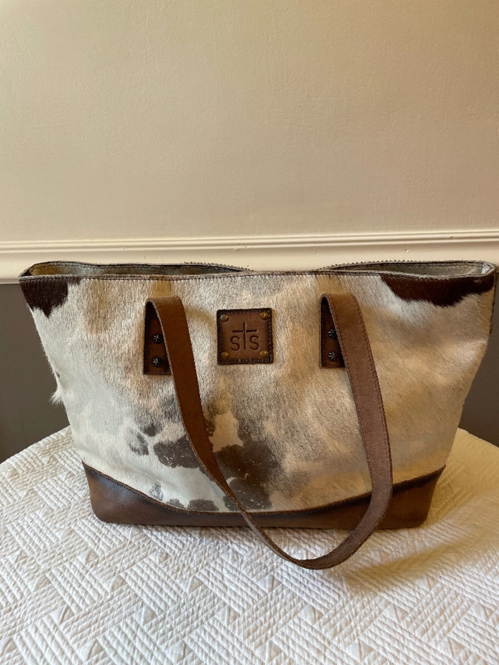 STS Ranchwear cowhide leather Cheyenne tote